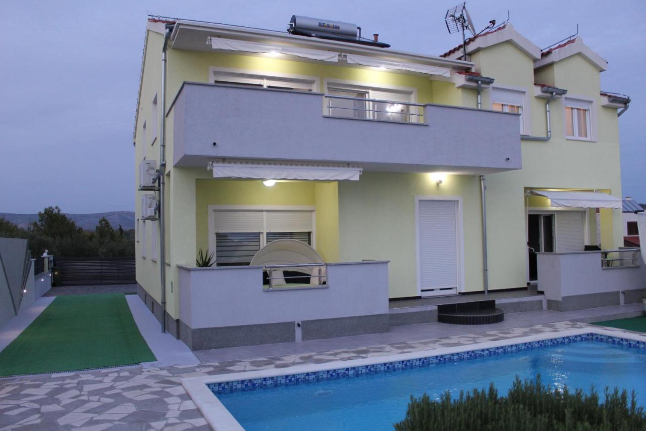 Holiday Home Villa Anny Brodarica  Buitenkant foto